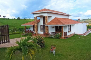 Hermosa casa campestre con hidropiscina